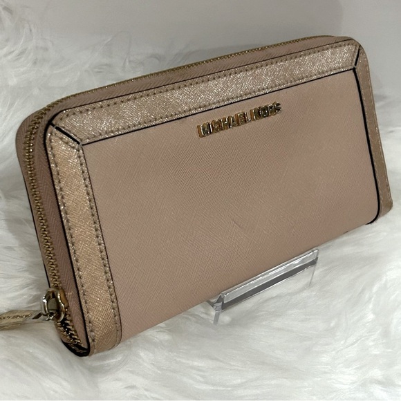 Michael kors pink Saffiano leather long wallet zip around clutch cellphone - Picture 2 of 6